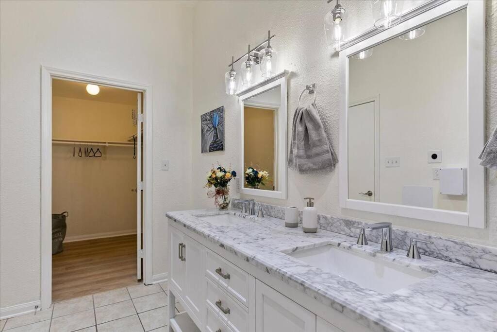 Lucky House - Tranquility In The Middle Of Houston - Tv In Every Room - 300 M2 Εξωτερικό φωτογραφία